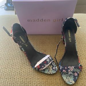Madden girl navy floral pattern heels size 11 women